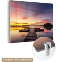 MuchoWow Glasschilderij - Schilderij natuur - Zonsondergang - Water - Pier - Landschap - Acrylplaat - Foto op glas - Glazen schilderij - Glas schilderij - Acrylglas - 160x120 cm - Schilderijen woonkamer