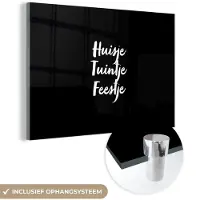 MuchoWow Glasschilderij 180x120 cm - Schilderij acrylglas - Huisje tuintje feestje - Quotes - Tekst - Foto op glas - Schilderijen