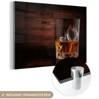 MuchoWow Glasschilderij 180x120 cm - Schilderij acrylglas - Whiskey - Alcohol - Glas - Foto op glas - Schilderijen