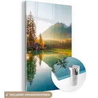 MuchoWow Glasschilderij - Acrylplaat - Meer - Water - Groen - Bergen - Boom - Muurdecoratie - Schilderij glas - Acrylglas - Foto op glas - 120x180 cm - Glasschilderij natuur - Wanddecoratie