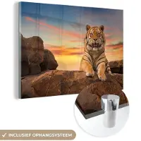 MuchoWow Glasschilderij 180x120 cm - Schilderij acrylglas - Tijger - Zon - Rotsen - Foto op glas - Schilderijen