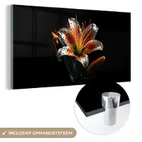 MuchoWow Glasschilderij 40x20 cm - Schilderij acrylglas - Bloemen - Lelie - Oranje - Portret - Zwart - Foto op glas - Schilderijen