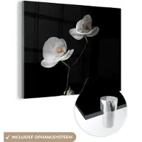 MuchoWow Glasschilderij 40x30 cm - Schilderij acrylglas - Orchidee - Bloemen - Zwart - Wit - Stilleven - Foto op glas - Muurdecoratie woonkamer - Wanddecoratie slaapkamer - Schilderijen