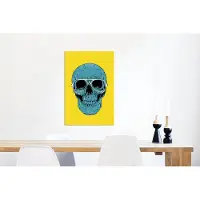 MuchoWow Wanddecoratie Metaal - Aluminium Schilderij Industrieel - Schedel - Blauw - Geel - Bril - Doodskop - 60x90 cm - Dibond - Foto op aluminium - Industriële muurdecoratie - Voor de woonkamer/slaapkamer