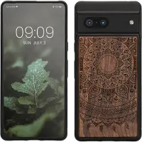 Kwmobile telefoonhoesje geschikt voorGoogle Pixel 7 - Hoesje met bumper - hout - In donkerbruin Indian Sun design