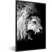 PosterMonkey Fotolijst incl. Poster - Leeuw - Portret - zwart - Wit - Dieren - 80x120 cm - Posterlijst
