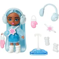 Barbie Extra Mini Minis Reispop met Blauw Haar, Ombre Trui Jurk, Pastel Oorkappen & Sneeuw Accessoires