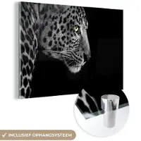 MuchoWow Glasschilderij luipaard - Dieren - Zwart - Wit - Portret - Schilderij glas - Foto op glas - Woonkamer decoratie - 30x20 cm - Wanddecoratie glas - Woondecoratie