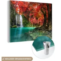 MuchoWow Glasschilderij - Wanddecoratie - Waterval - Japanse esdoorn - Water - Glasschilderij natuur - Foto op glas - Glazen schilderij - 160x120 cm - Acrylglas - Muurdecoratie
