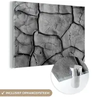 MuchoWow Glasschilderij - Zwart - Wit - Klei - Steen - 150x100 cm - Schilderij glas - Kamerdecoratie