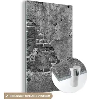 MuchoWow Glasschilderij zwart wit - Muur - Baksteen - Cement - Beton - Zwart - Wit - 80x120 cm - Schilderij glas - Kamer decoratie