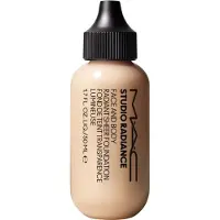 MAC Studio Face en Body Radiant Sheer Foundation 50 ml - Verschillende Tinten - C0