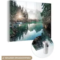 MuchoWow Glasschilderij 160x120 cm - Schilderij acrylglas - Natuur - Bomen - Bergen - Meer - Foto op glas - Schilderijen