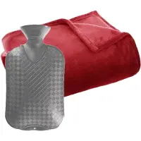 Atmosphera Fleece deken/plaid Rood 130 x 180 cm en een warmwater kruik 2 liter - Plaids