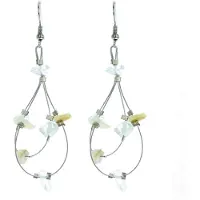Behave - Oorhangers met witte kraaltjes - zomerse boho stijl