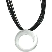 Behave Ketting met mat-zilverkleurige hanger