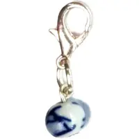 Zeeuws Meisje clip met hollandse bedel handgeschilderd delftsblauw molen kraaltje 6 mm, voor bedelarmband of tas.