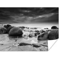 PosterMonkey Poster Moeraki Boulders Nieuw Zeeland fotoprint - 80x60 cm