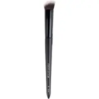 Brushworks No. 8 Precise Angled Concealer Buffing Brush