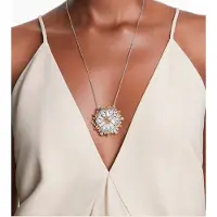 Swarovski Idyllia ketting 5679947 | kettinghanger en broche, geel wit sieraden, bloemmotief met zirkonia en kristallen, luxe uitstraling