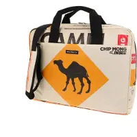 Morethanhip - Laptoptas 15,6 inch van gerecyclede cementzakken - Sanuk kameel oranje - 38,5 x 28,5 x 8,5 cm