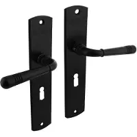 Intersteel Deurkruk Helena op schild SL56 Sleutelgat 56 mm mat zwart