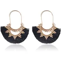 Deja Jewels Bohemian Goudkleurige Oorbellen met Zwarte Franje Waaierhangers