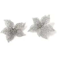 Merkloos 2x stuks decoratie kerststerren bloemen zilver glitter op clip 18 cm - Kersthangers