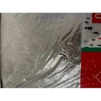 Villa Luxe Tafelkleed Kerst zilver- 200 x 140 cm - zilver - Metallic Vinyl Tafelkleed - print kerstboom