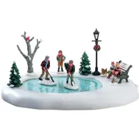 Lemax Kerstfiguur Schaatsbaan Clearing the ice b/o 4.5v