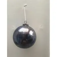 Christmas House Grote kerstbal 12cm gemarmerd blauw met antieke look