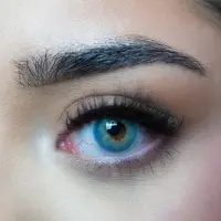 Dezzy's Copacabana -1.50 - Realistische Kleurlenzen - Groen - Jaarlenzen - Kleurlenzen op sterkte en zonder sterkte - Dekkende/zachte lenzen - Comfortabel voor dagelijks gebruik - Halloween - Cosplay - Party