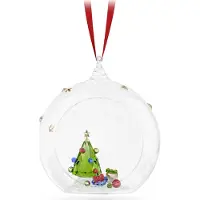 Swarovski Kerstdecoratie beeldjes Kerstbal 2024 5681633 | Wit kristal kerstboom met cadeaus, kerstbal 2024 decoratie stijlvolle kerstafwerking