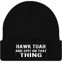 Beechfield HAWK TUAH and spit on that THING muts - Zwart (witte tekst) - Beanie - One Size - Uniseks - Grappige tekst - Wintersport - Aprés ski muts - ik wil zomer - Cadeau - Hit - Hype