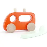 Bajo Houten Camper Met Surfplank