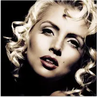 PosterMonkey Poster 75x75 cm - Vrouw - Vintage - Lippenstift - Blond - Krullen - Posters - Kamer decoratie - Wanddecoratie woonkamer - Muurdecoratie slaapkamer
