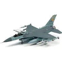 Tamiya 1:72 F-16CJ Fighting Falcon with full equipment