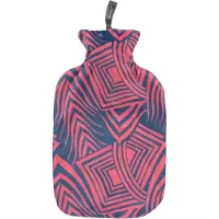 Fashy warmwaterkruik met pluchen hoes in abstract geo, rood/navy blauw, 2,0 L