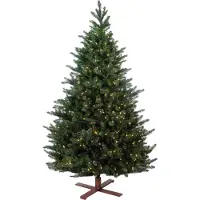 Our Nordic Christmas Kentucky Deluxe verlichte kunstkerstboom - 228 cm - Donkergroen - Ø145 cm - 2366 tips - 800 ledlampjes (warm wit) - Houten voet