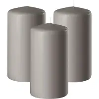 Enlightening Candles Cilinderkaars/stompkaars - 3x - zand/grijs - D6 x H8 cm - 27 branduren - Dikke kaarsen - Voor kandelaar of plateau