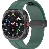 Strap-it Siliconen sport bandje met magnetische D-buckle sluiting - geschikt voor Samsung Galaxy Watch Ultra 2 (2026) / Ultra (2024/2025) - donkergroen
