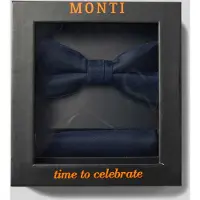 MONTI Strik en pochet in een set van pure zijde