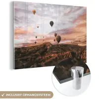 MuchoWow Glasschilderij 180x120 cm - Schilderij acrylglas - Landschap - Luchtballon - Bergen - Bruin - Foto op glas - Muurdecoratie woonkamer - Wanddecoratie slaapkamer - Schilderijen
