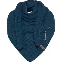 Knit Factory Jaida Gebreide Omslagdoek - Driehoek Sjaal Dames - Dames sjaal - Wintersjaal - Stola - Wollen sjaal - Donkerblauwe sjaal - Petrol - 190x85 cm - Inclusief siersluiting