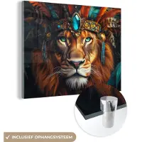 MuchoWow Glasschilderij 120x90 cm - Schilderij acrylglas - Leeuw - Bladeren - Jungle - Veren - Foto op glas - Muurdecoratie woonkamer - Wanddecoratie slaapkamer - Schilderijen