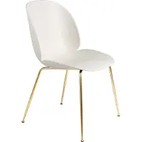 Gubi Beetle stoel Alabaster white, messing onderstel
