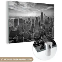 MuchoWow Glasschilderij 180x120 cm - Schilderij acrylglas - Architectuur - Zwart wit - Stad - Skyline - New York - Foto op glas - Muurdecoratie woonkamer - Wanddecoratie slaapkamer - Schilderijen