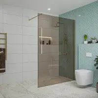 FortiFura Galeria inloopdouche - 140x200cm - rookglas - wandarm - Geborsteld Messing PVD (Goud) SW797946/SW797910