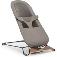 UPPAbaby - Mira Wells - Wipstoel - Bouncer -Taupe - Zwart frame met houten voet - Baby en Peuter - 2-in-1 Schommelstoel - Relax