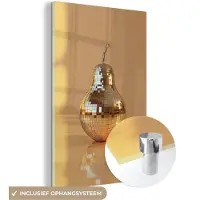 MuchoWow Glasschilderij 120x180 cm - Schilderij acrylglas - Goud - Disco - Glitter - Peer - Foto op glas - Muurdecoratie woonkamer - Wanddecoratie slaapkamer - Schilderijen